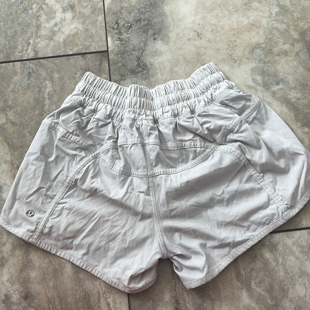lululemon white track runner shorts - Picture 2 of 4